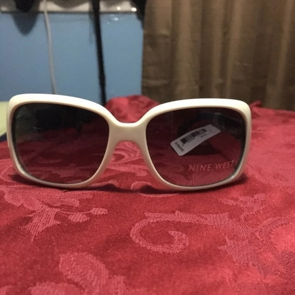 Nine West sun glasses